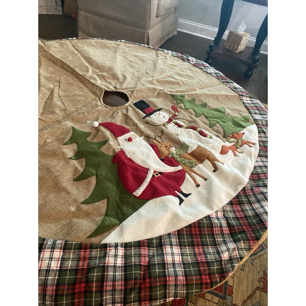 Christmas tree skirt 47-inch burlap design featuring Santa and a snowman. Cute! - Picture 2 of 2